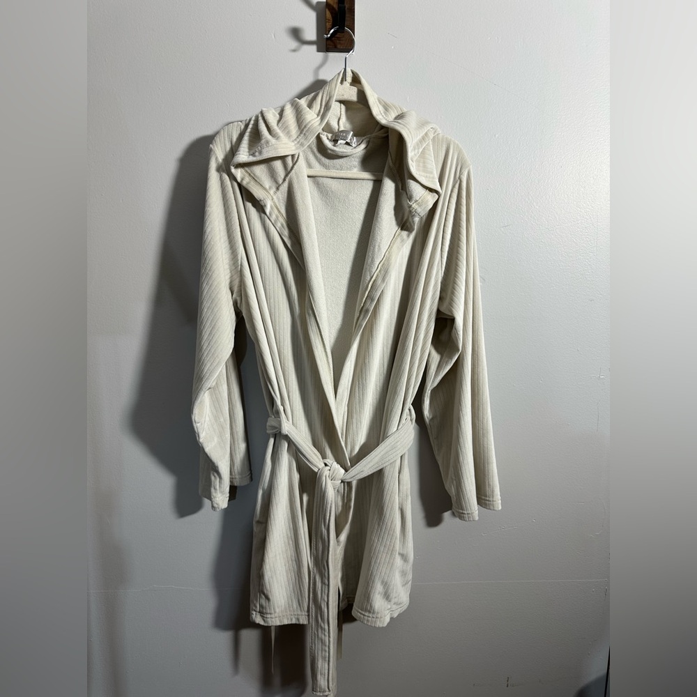 Better Living Robes Women’s XL Plush Ribbed Hooded Short Cream Robe | SKU 0321